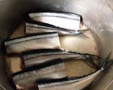 材料2つ！圧力鍋でさんまのらっきょう酢煮作り方3写真