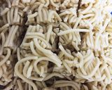 豚ひき肉で香ばし美味しぃ！そばめし作り方2写真