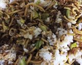 豚ひき肉で香ばし美味しぃ！そばめし作り方6写真
