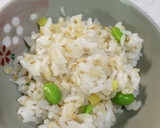 簡単きれい！たくわんと枝豆の混ぜご飯作り方3写真
