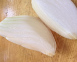 新玉ねぎと鶏肉のさっぱり煮込み作り方1写真