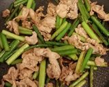 豚肉とにんにくの芽炒め作り方5写真