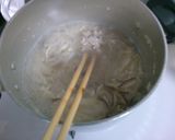 もやし　椎茸　鶏ひき肉のナンプラースープ作り方4写真