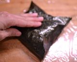 鶏そぼろでおにぎらず作り方6写真