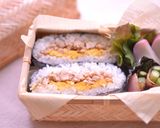 鶏そぼろでおにぎらず作り方10写真