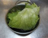 牡蠣甘煮流用・2日目簡単炒めのレタス乗せ作り方2写真