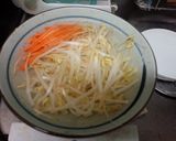 シャキシャキ野菜入りカップラーメン作り方4写真