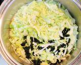 芯まで旨☆春キャベツとわかめの味噌汁☆作り方2写真
