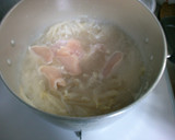 簡単　鶏むねと　もやし　白滝の　塩スープ作り方4写真