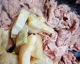 簡単！豚肉と筍のおかか梅炒め、大葉のせ作り方3写真