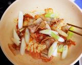 野菜たっぷり♡コクあるキムチ鍋♡作り方2写真