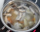 葉わさびと筍の鶏団子スープ作り方7写真