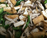 お弁当に♪厚揚げとしめじとピーマン炒め♪作り方3写真