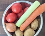 新鮮トマトの野菜スープ【カナダ料理】作り方1写真