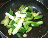 アボカドと鶏肉の塩麹炒め作り方4写真