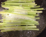 とよ婆ちゃんの蕗の炒め煮ジャコワカメ入り作り方1写真