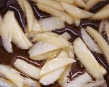 温玉のせ☆鶏ひき肉のピリ辛あんかけうどん作り方1写真