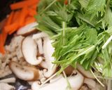 温玉のせ☆鶏ひき肉のピリ辛あんかけうどん作り方3写真
