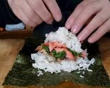 おにぎらず:卵･鮭･ミョウガ･パセリ作り方3写真