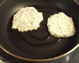 朝ごはんに♪おからとパセリのパンケーキ作り方6写真