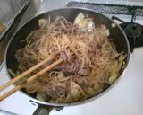 ランチに簡単♪ 肉盛り スタミナ焼きそば作り方4写真