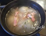 丸ごと新玉ねぎとベーコンのコンソメスープ作り方3写真