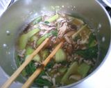 チンゲン菜と　きのこ　挽き肉の中華スープ作り方4写真