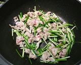 のびる(野蒜)と豚肉の炒めもの作り方4写真