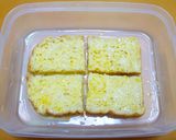 塩を振りかけて♪塩パン風フレンチトースト作り方1写真