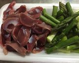 お家居酒屋！アスパラと砂肝のバタポン炒め作り方1写真