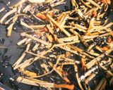 栄養満点♪ひじき入りきんぴらごぼう！作り方3写真