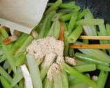 簡単♪シャキシャキふきの炒め物作り方3写真