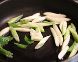 イカと木耳の炒め物作り方3写真