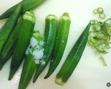 プチトマトとオクラの塩昆布合え作り方1写真