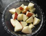 お弁当に♪　レンジで林檎のワイン煮♡作り方1写真
