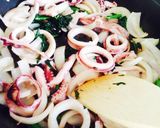 春菊とイカのトマトパスタ作り方1写真
