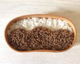 肉そぼろで簡単チェブラーシカ❦キャラ弁作り方1写真