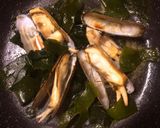 あげまき貝と生わかめのバター醤油焼き作り方6写真