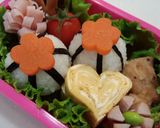 簡単♬お弁当に♬お花のおにぎり♬作り方3写真