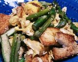 簡単一品！厚揚げアスパラ玉子のバター炒め作り方3写真