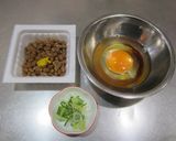 朝ご飯に♪ふわふわトロトロ納豆入り卵焼き作り方1写真