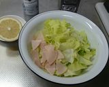 レタス消費サラダ!材料3つハムレタレモン作り方1写真