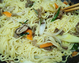 簡単！こく旨！焼き肉のタレで牛肉焼きそば作り方4写真