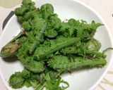 簡単♪おいしいこごみのマヨ和え作り方1写真