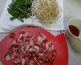 豚肉とニラもやしの玉子炒めうどん作り方1写真