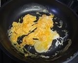 豚肉とニラもやしの玉子炒めうどん作り方2写真