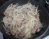 豚肉とニラもやしの玉子炒めうどん作り方4写真