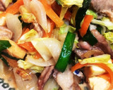 鮮やかに食欲増進！ニラと人参豚コマ炒め作り方5写真