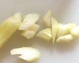 大人の総菜◎生姜入りセロリのキンピラ作り方1写真