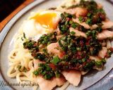 ゆで豚ニラ麺つゆ漬けのっけ！冷やしうどん作り方4写真